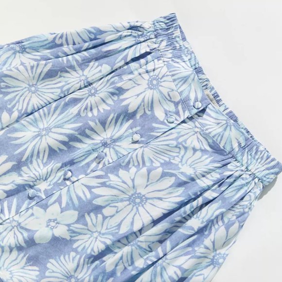 NWT UO Daisy Print 90s Button Front Swing Skirt - Picture 3 of 4